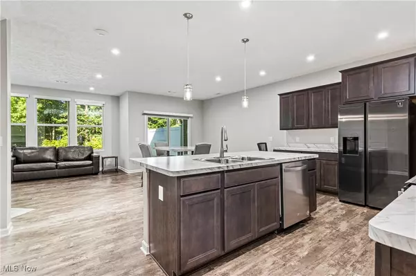 Westlake, OH 44145,840 Woodside DR