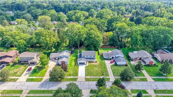 Westlake, OH 44145,24757 Meadow LN