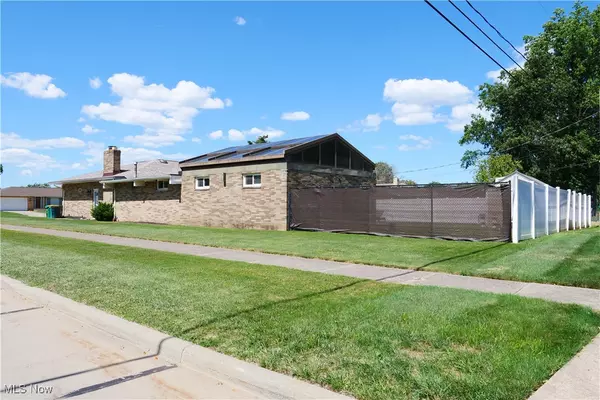 Seven Hills, OH 44131,5981 Northview DR