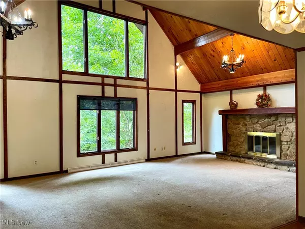 Newcomerstown, OH 43832,6518 Stonecreek RD SW