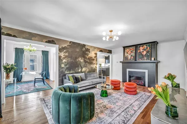 Cleveland Heights, OH 44118,2135 Coventry RD