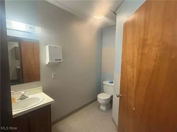 Strongsville, OH 44136,10900 Pearl RD #C2