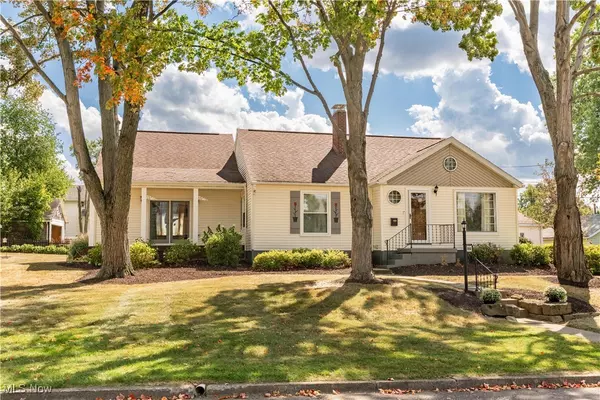 884 W College RD, Alliance, OH 44601