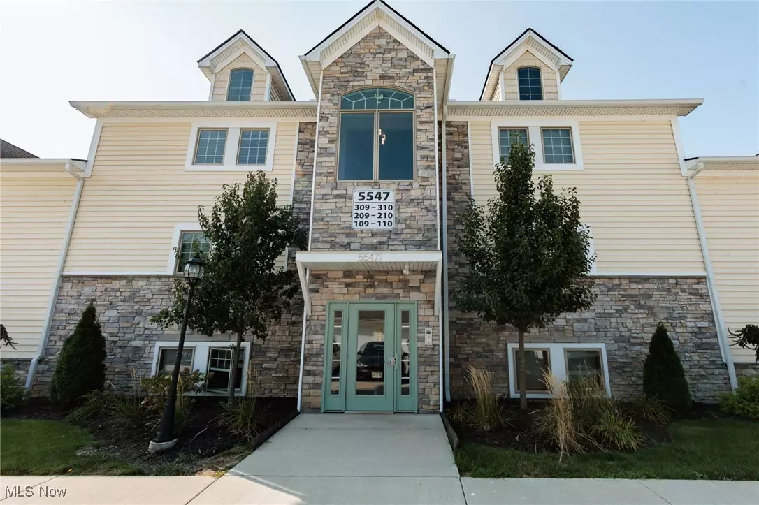Lorain, OH 44053,5547 Beavercrest Drive #309
