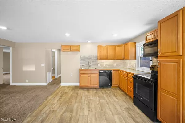 Canton, OH 44709,2521-2525 44th ST NW