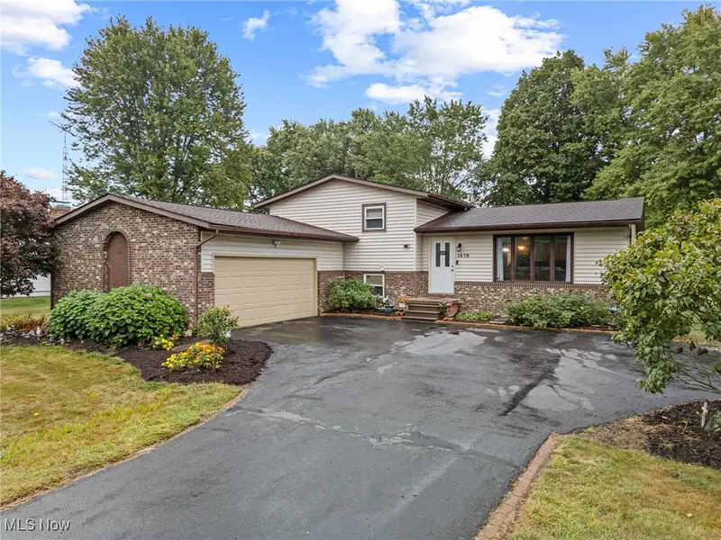 1678 N Orchard RD NE, Bolivar, OH 44612