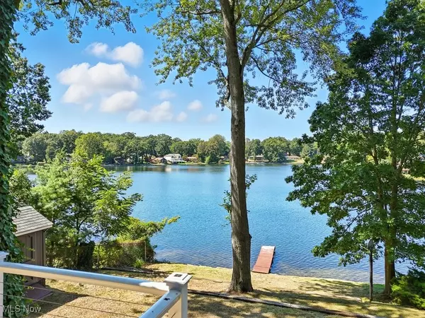 Akron, OH 44319,3738 Random DR