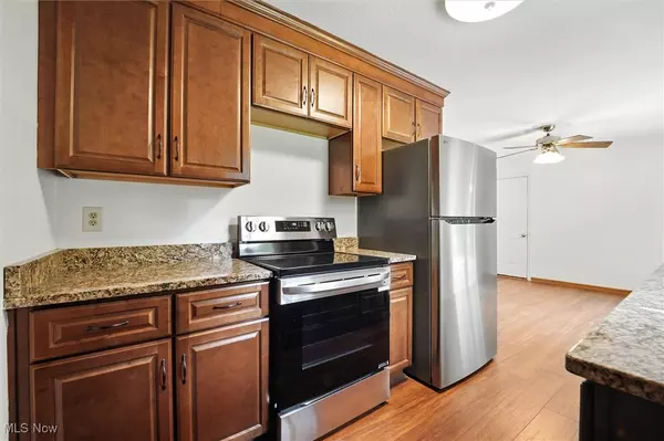 Painesville, OH 44077,2553 Larchview DR