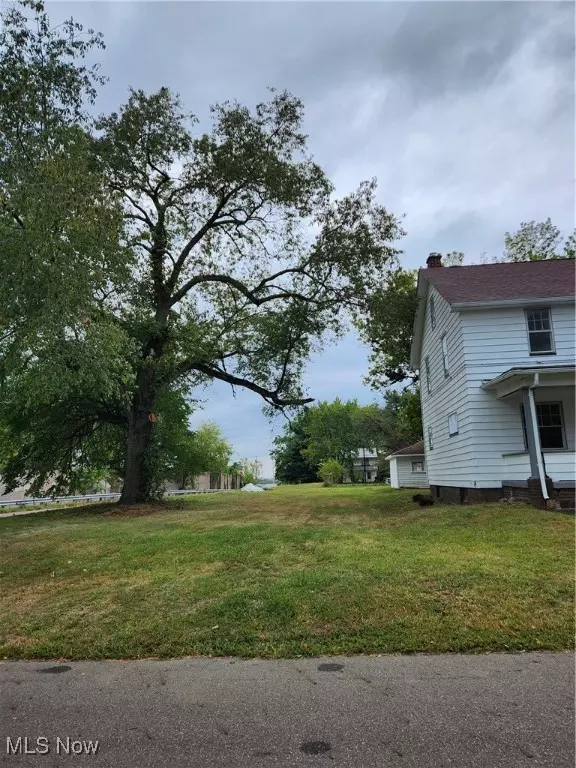 Canton, OH 44707,511 Girard AVE SE