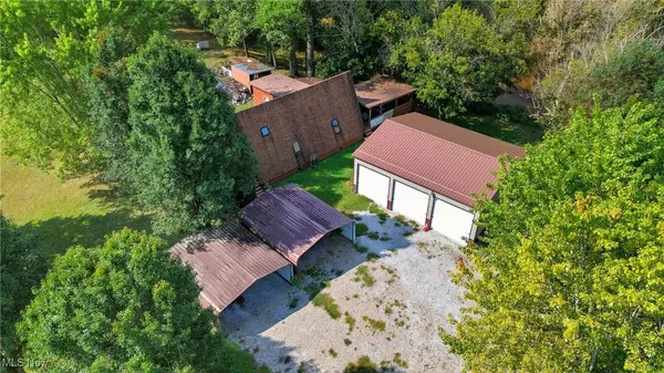 Petroleum, WV 26161,1044 Staunton TPKE