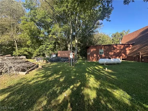 Petroleum, WV 26161,1044 Staunton TPKE