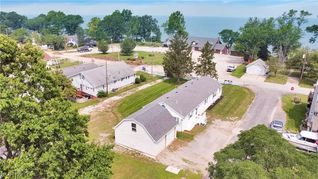 3753 Edgewater DR, Vermilion, OH 44089