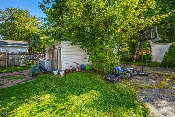 Ashtabula, OH 44004,1923 W 11th ST