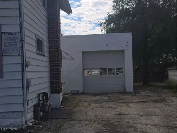 North Olmsted, OH 44070,24265 Lorain RD