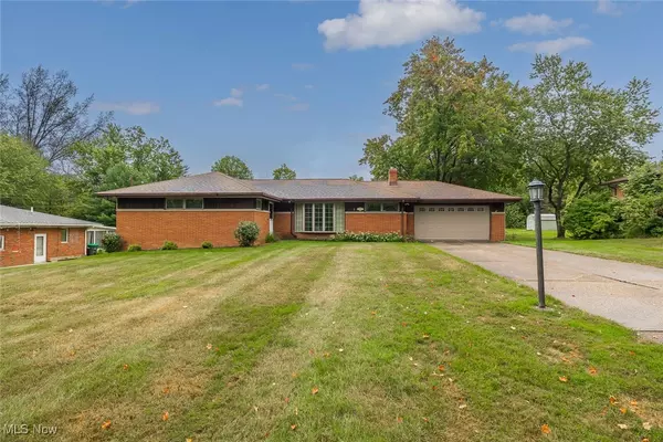 6216 Ranchview DR, Independence, OH 44131