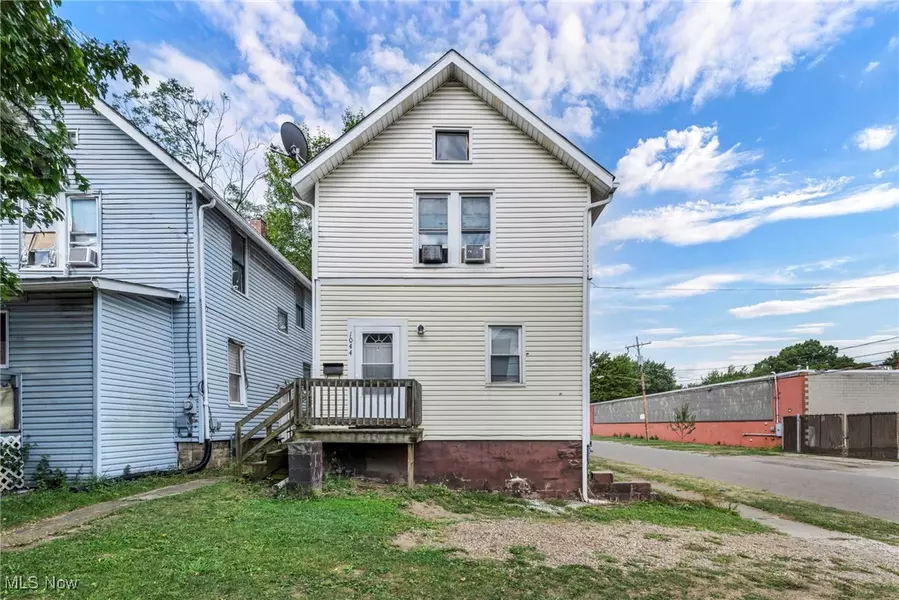 1044 Grant ST, Akron, OH 44311