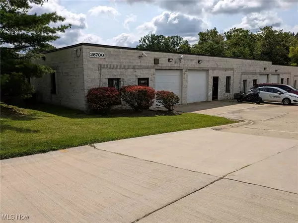 26700 Renaissance Pkwy #2, Warrensville Heights, OH 44128