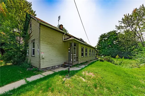 829 Starkweather AVE, Cleveland, OH 44113