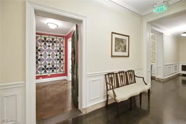 Cleveland, OH 44120,13415 Shaker BLVD #12S5