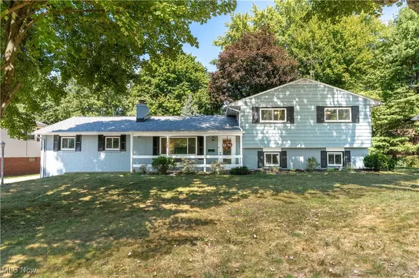 727 Lorena ST SW, North Canton, OH 44720