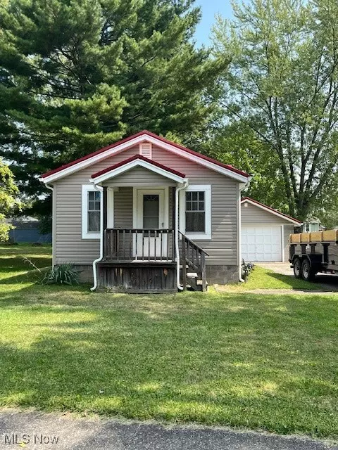 613 North RD, Niles, OH 44446