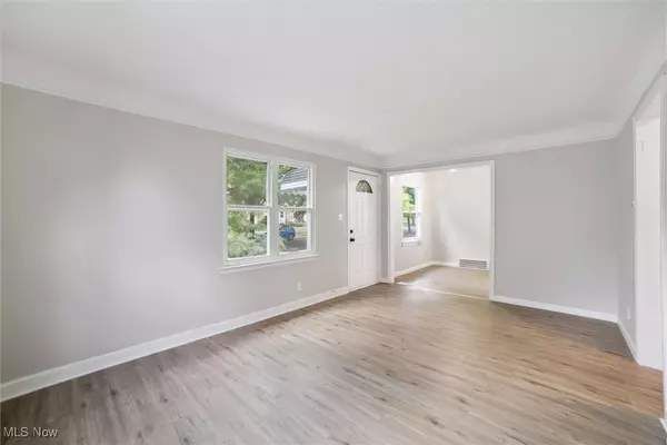 Maple Heights, OH 44137,15705 Fernway DR