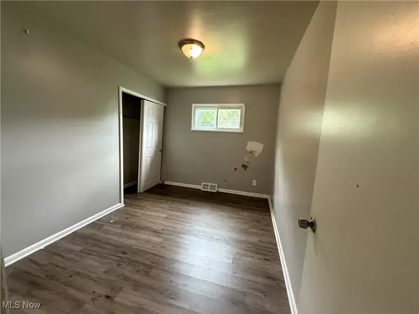 Cleveland, OH 44128,16813 Lipton AVE