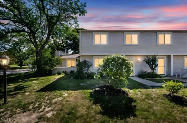 3283 Bay Landing DR, Westlake, OH 44145