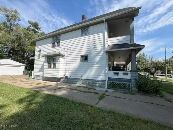 Newburgh Heights, OH 44105,4026 E 52nd ST