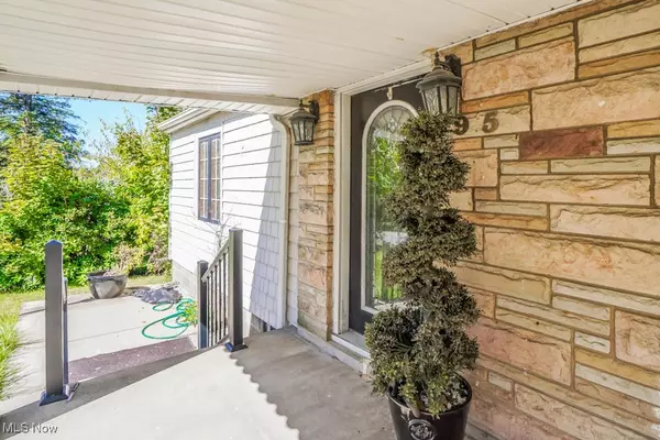 Akron, OH 44307,955 Fess AVE