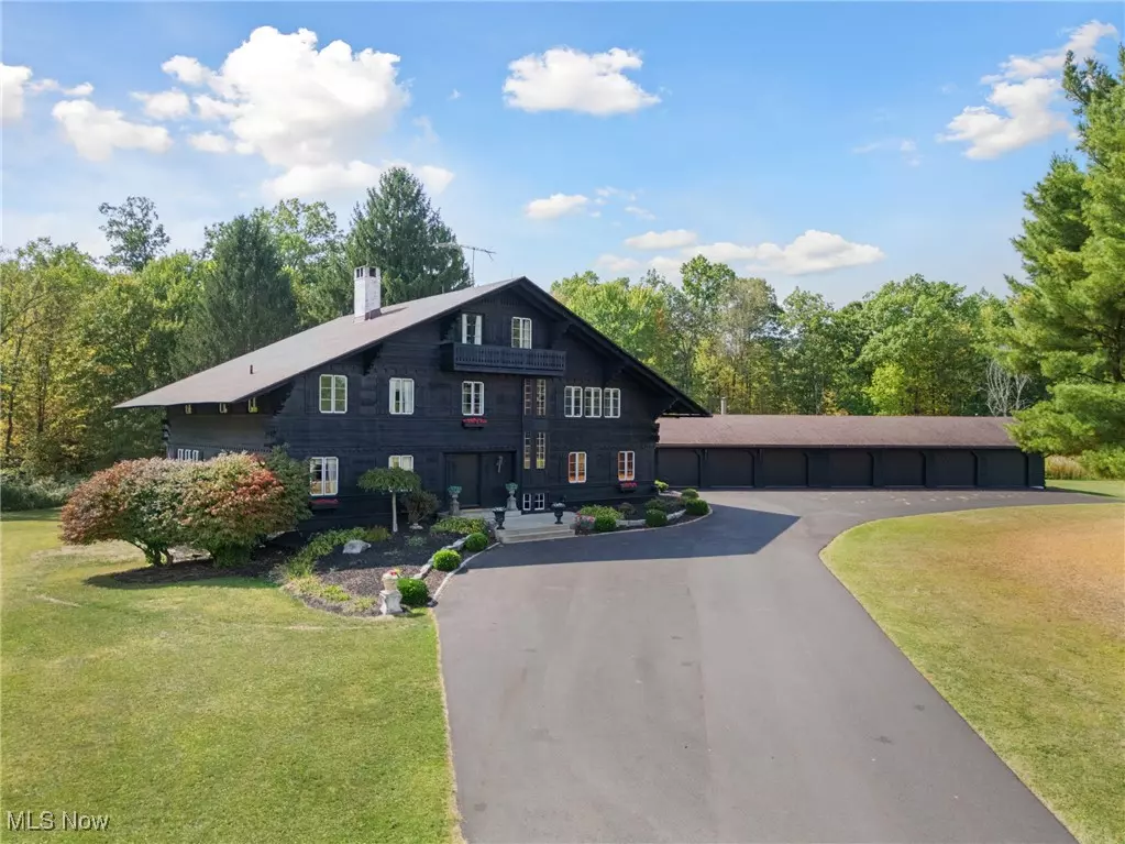 Vienna, OH 44403,550 Warner RD SE