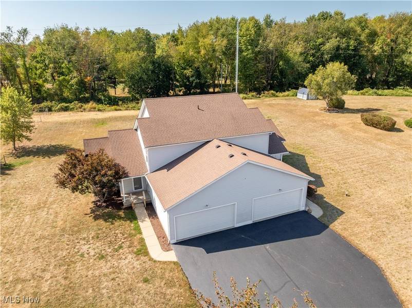 2413 Meadow Spring CIR, Akron, OH 44312