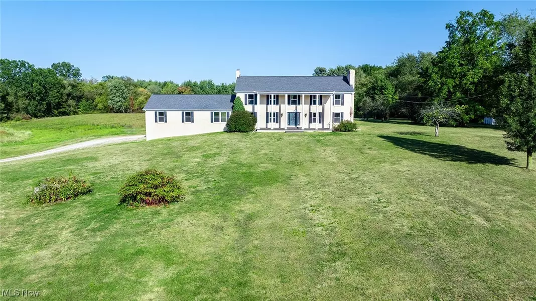 2236 Hartville RD, Hartville, OH 44260