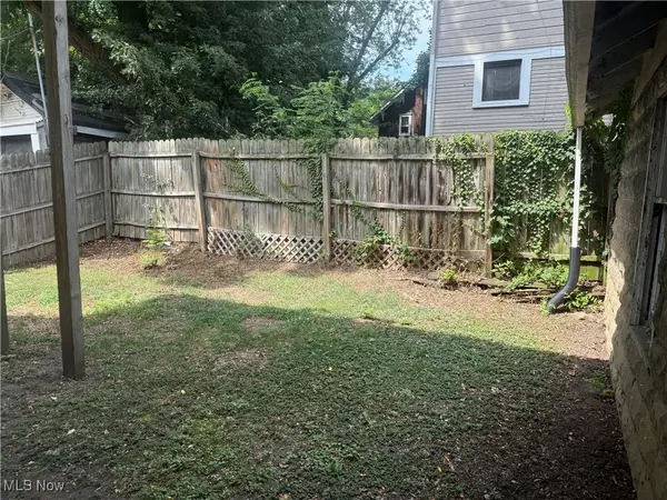 Akron, OH 44302,316 Grand AVE