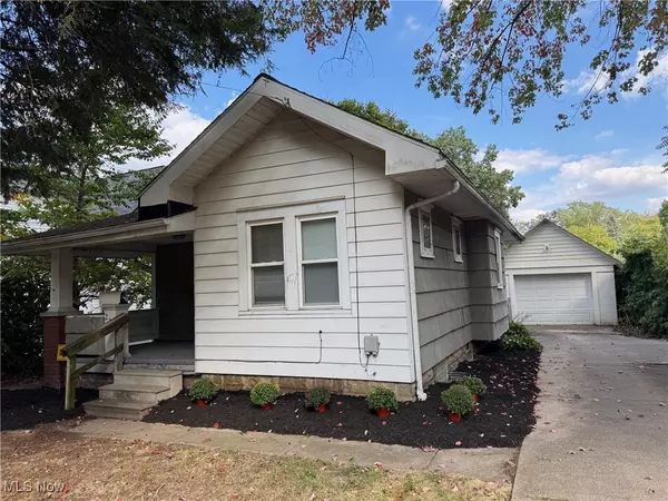 Akron, OH 44305,287 E Park BLVD