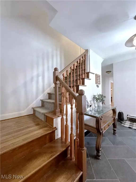 Lyndhurst, OH 44124,1333 Clearview RD