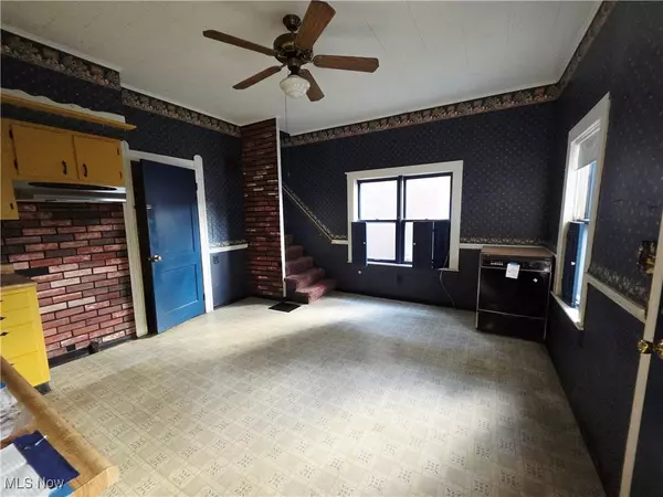 Martins Ferry, OH 43935,37 N 4th ST