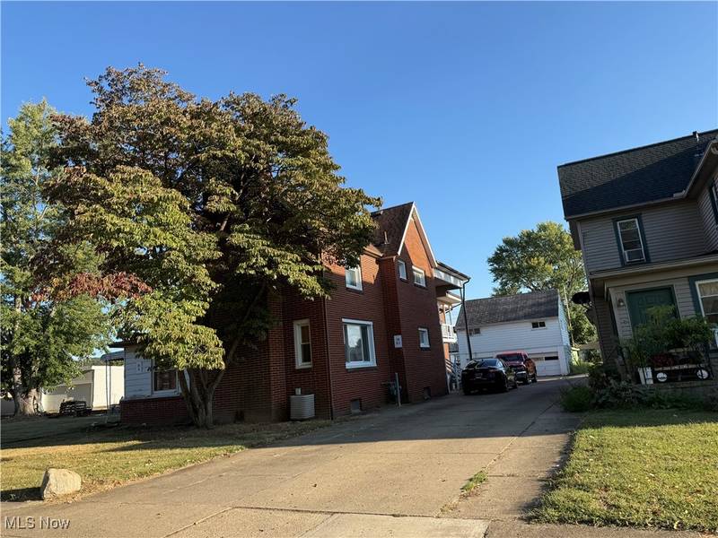 126 4th ST SW, Strasburg, OH 44680