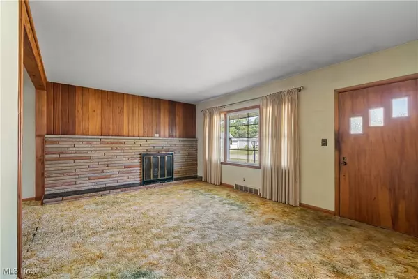 Barberton, OH 44203,1638 Harden DR