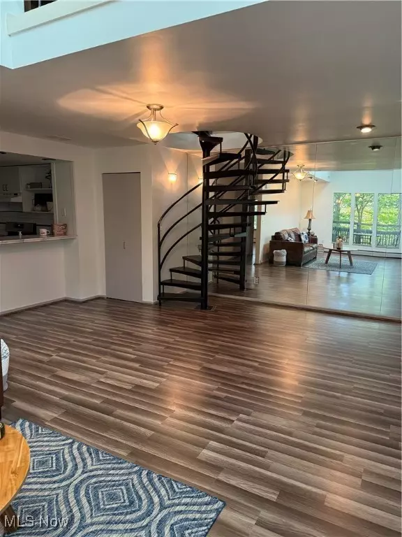 Cuyahoga Falls, OH 44223,595 Meredith LN