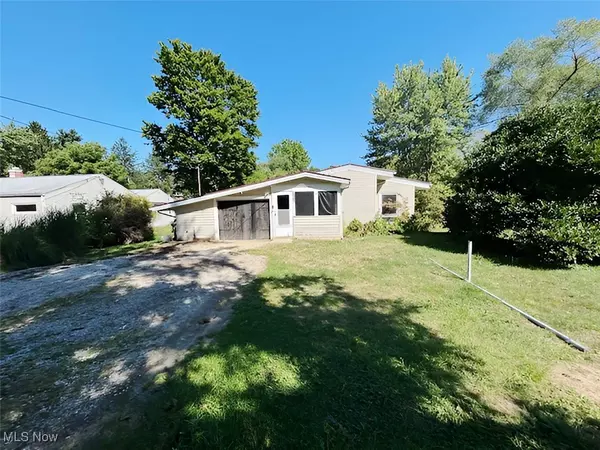 5987 Chippewa RD, Chippewa Lake, OH 44215