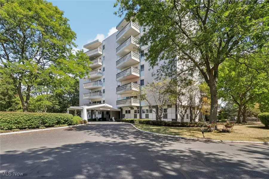 275 N Portage Path #5A, Akron, OH 44303