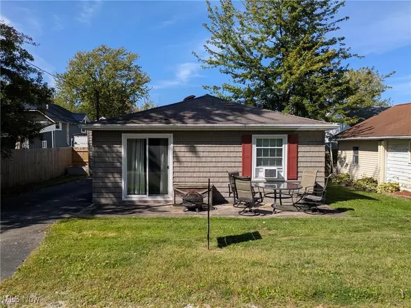 2917 Linna DR, Saybrook, OH 44004