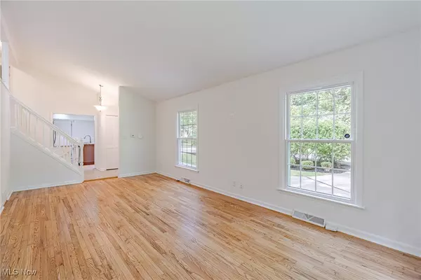 Moreland Hills, OH 44022,3809 Wiltshire RD