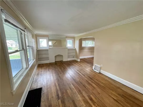 Akron, OH 44314,918 Silvercrest AVE