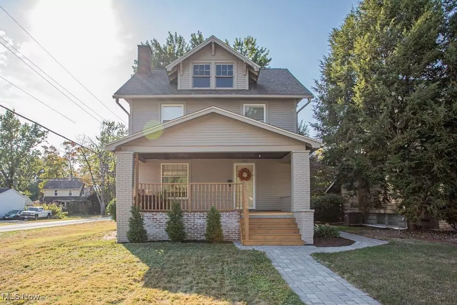 246 Oak Knoll AVE SE, Warren, OH 44483