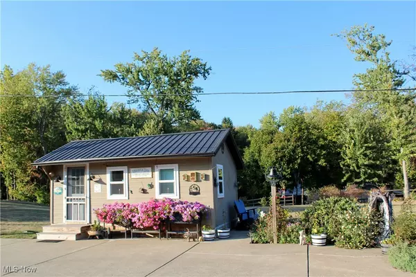 East Palestine, OH 44413,1711 Waterford RD