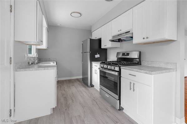 Akron, OH 44314,1088 Battles AVE