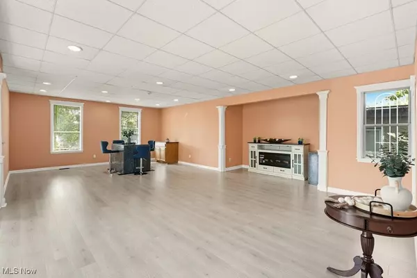 Fairview Park, OH 44126,19270 Lorain RD