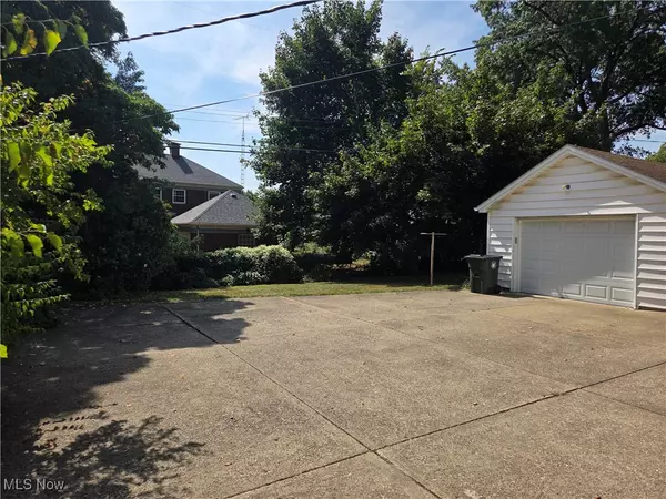 Canton, OH 44709,312 25th ST NW